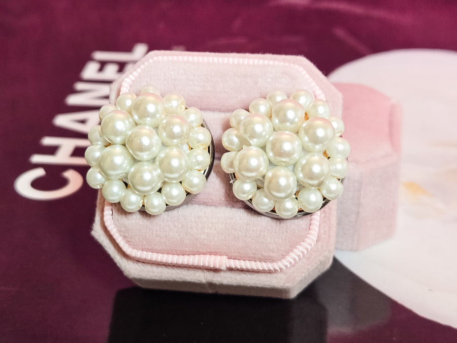 The Jackie Ohhh So Retro Beaded Cluster Earrings in Pearls