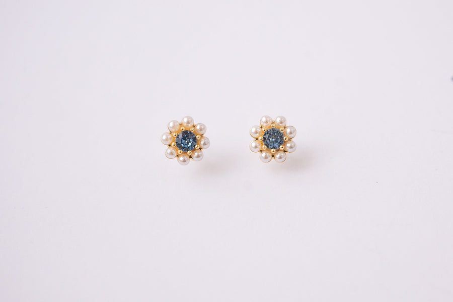 The Camille Pearl Stud Cluster Earring in Gold & Blue Jewel