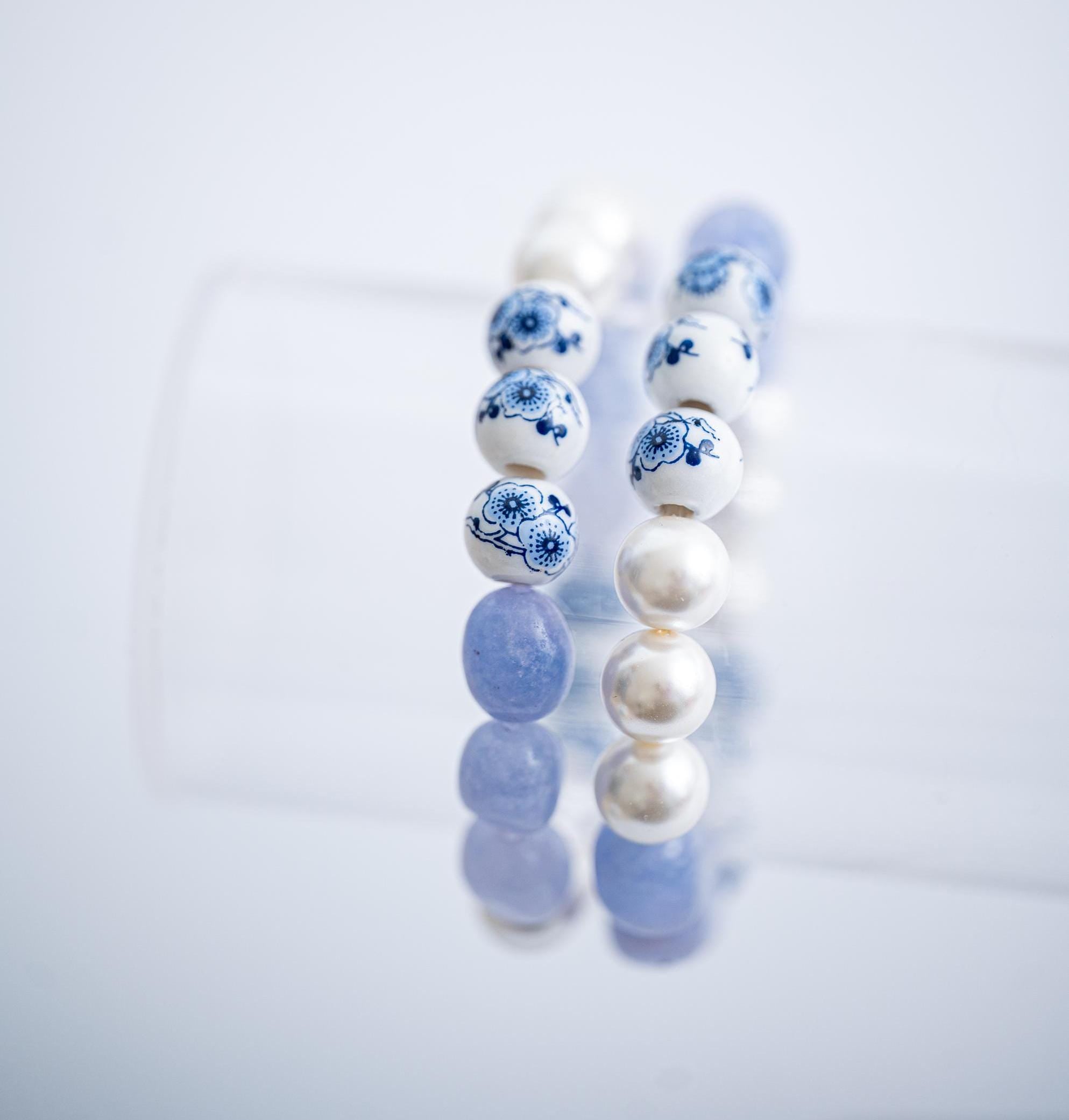 The Feels Like Home Grand Millennial Chinoiserie Pearl Stretchy Bracelet