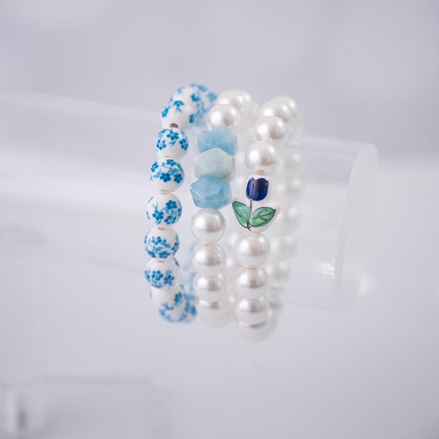 The Tulip Tea Time Stretchy Pearl Bracelet - Navy Blue Flower