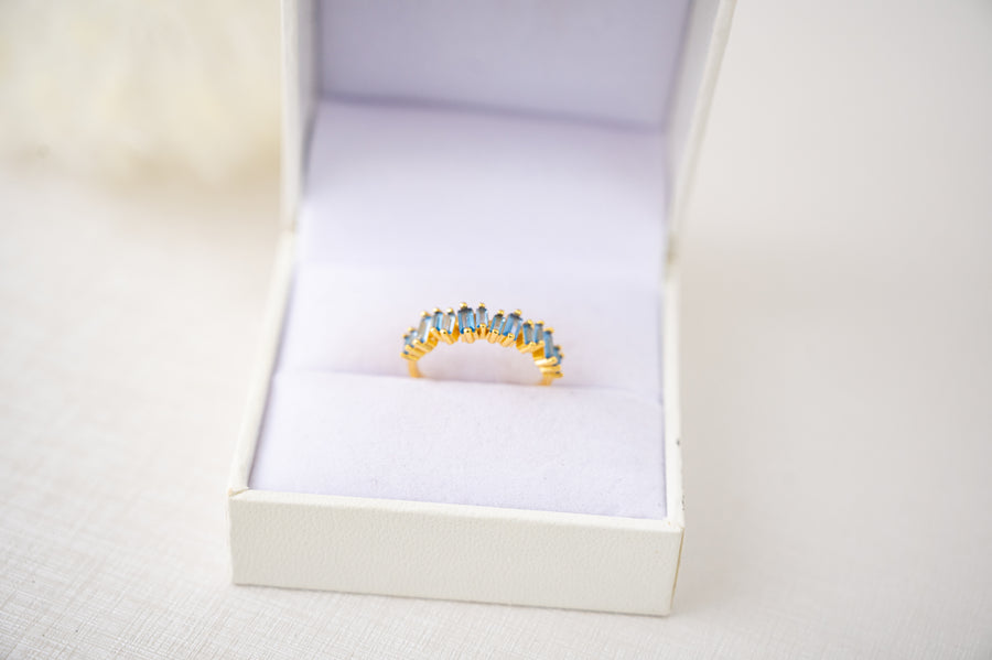 The Josephine Jagged Baguettes on Gold Band