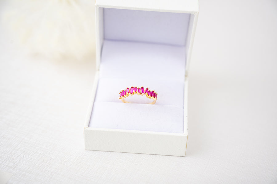 The Josephine Jagged Baguettes on Gold Band